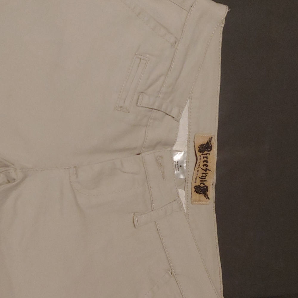 Shorts - Picture 2 of 3